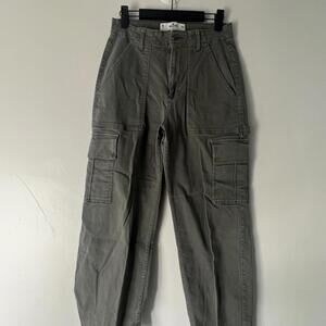 Hollister Women's Ultra High-Rise Cargo Pants - Olive Green, Size Medium